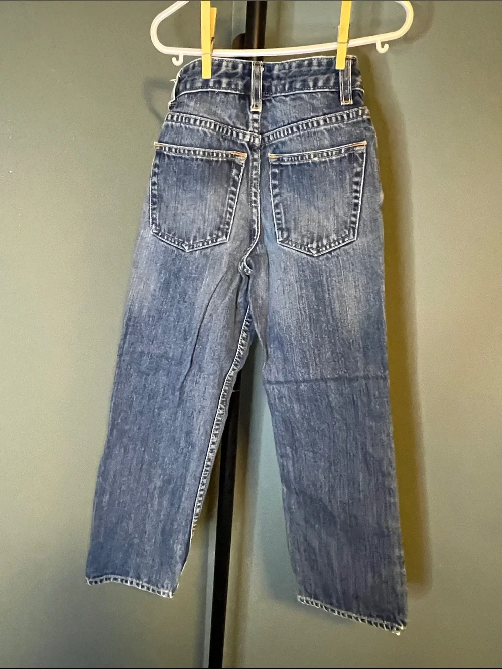 GAP Kids Straight-Leg Jeans in Medium Blue Wash